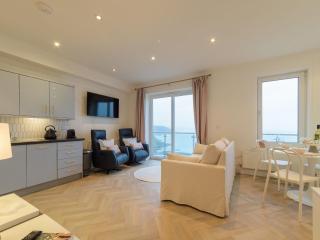 Apartment No-4 Ocean Heights by Interhome - 4