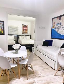 BEST DEAL! 2 Bedroom Modern Beachfront by YouRent! - 1