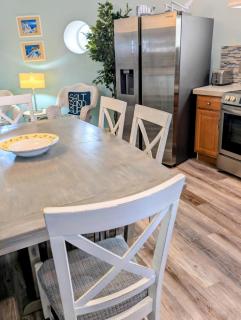 The Grand Landmark 5-Story Windmill Retreat - 4