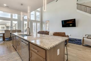 Lake Conroe Oasis Chefs Kitchen and Boat Dock - 4