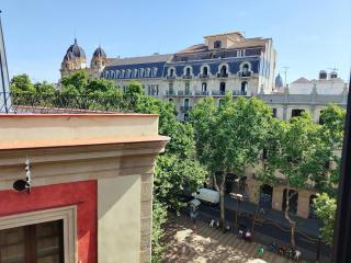 Penthouse in the heart of Barcelona. Rambla E - 7