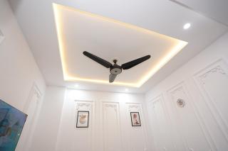 Flat available for daily weekly and montly basis - 9