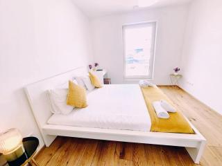 Relaxed City 1BR Apartment - 2