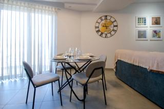 Luxury High-Floor Studio Escape with Balcony - 9