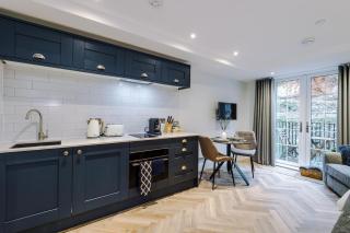 Deluxe Studio Apartment with Private Balcony - 4