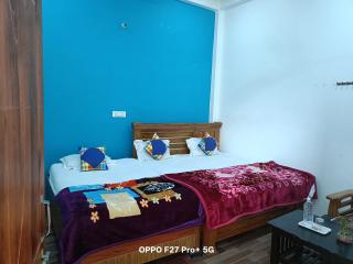 Sri Narayan Home Stay - 8