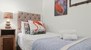 Wisteria Apt Spacious 3BR & Balcony - Mill Hill - 8