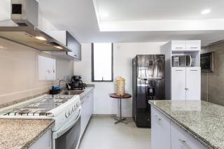 Elegant Condo in Condesa with Balcony & Pool - 2