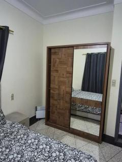 Apparemment familiale - 1