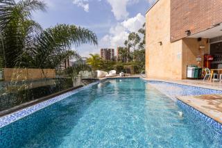 Mountain Views, AC, King Bed, Fast WiFi - 8