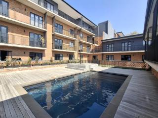 Hyde Park Retreat - 0