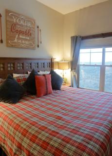 Soaring Eagle #405: 3 Br Location! Slope Side, Hot Tub - 4