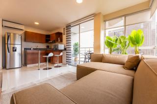 Central, Fast WiFi, AC and Poblado Views - 6