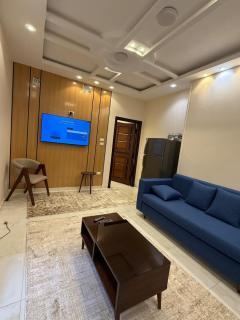 استديو أمام بوابه جامعه المنصوره شارع الجلاء - 0