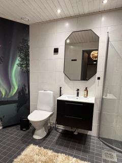 Wolf Street Spirit, Free Parking n Nearby Bus Stop - 6