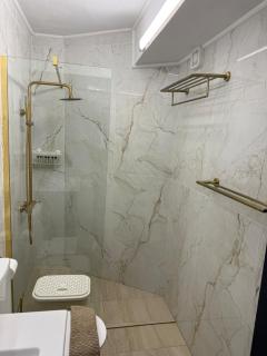 Newly Renovated Central Chic Zeas Studio - 2