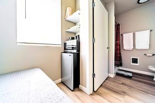 Cozy Micro Suite Unit 5 Sleeps 2 Minutes to Downtown - 1