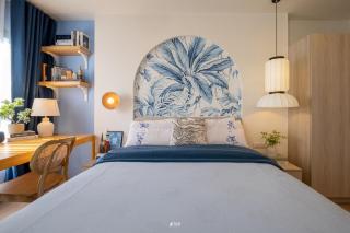 Luxury Designer Studio Sealy Bed Coffee Bar Walk to Cicada Market & Beach - 8