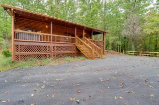 Cottage w/ Hot Tub: 3 Mi to Downtown Blue Ridge! - 0