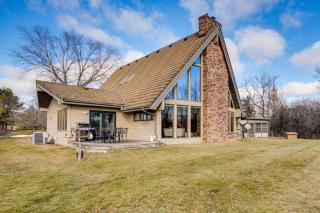 All-Season Lodge 40 Acres Walk to Elkhart Lake! - 8