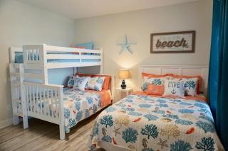 GUEST FAV Beach, Pool sleeps 8 - 6