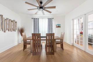 Riverwalk Pearl Zoo Museums Pool 5 BR 4 full and 1 half Baths - 9