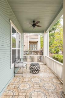 Riverwalk Pearl Zoo Museums Pool 5 BR 4 full and 1 half Baths - 1