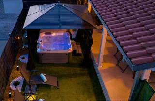 House Cute house with jacuzzi - 0