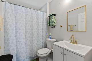 Cozy SA Retreat • Fire Pit + Roku TV - 1