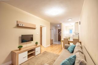 Comfy - Modern - Downtown - AC - 9