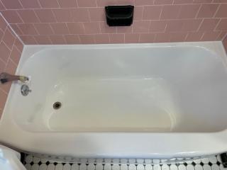 Victorian Near Beaches, 2nd Floor of 2 Family Home - 4