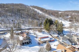 Lake Stone Manor - 9