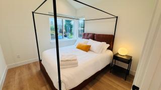 Premium 3BR Suite Minutes to Downtown - 9