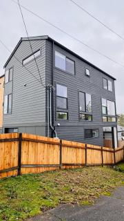 Premium 3BR Suite Minutes to Downtown - 5