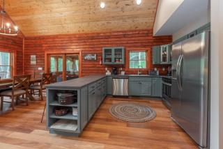 Lakefront Escape - 6