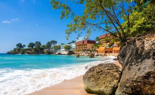 1BR Studio with Pool, Fast Wi-Fi, Walk to Beach - 6