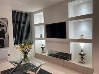 Bradford Chic City-Centre Apartment - 1