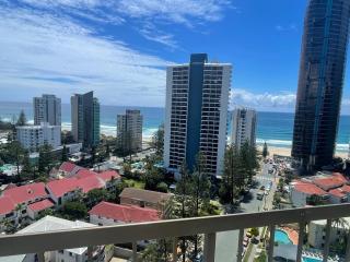 Stunning Sea-View Apartment, Prime Location - 1