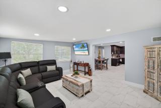 Beach Bungalow Retreat - 0