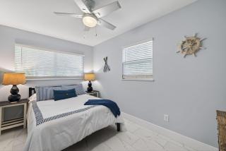 Beach Bungalow Retreat - 7