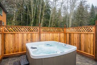 Rainforest Tiny Home Retreat #17 Abstract Modern - 7