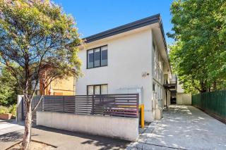 Domi Rentals - The Carlisle Apartments - 1