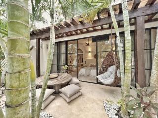 Villa Oasis Heated Private Pool Daily Housekeeping Prime location - 1