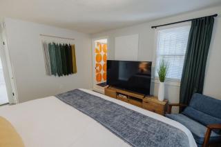 Centrally Located King Bed Midtown Liberty 2695 UP - 6