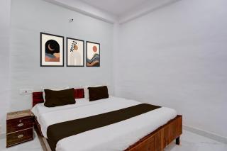 Hotel O Sky Guest House - 9