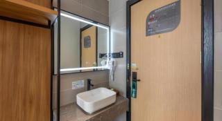 GreenTree Inn Express Lanzhou West Passenger Station Lanzhou Center - 8