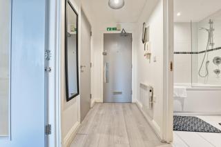 Stylish 1-Bed - Free Parking - Central Birmingham - 3