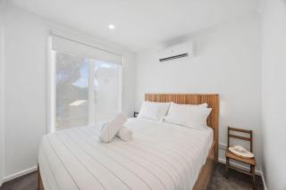 AquaLuna Beach House - 4
