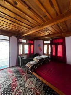 Shalom Guesthouse and Cafe - 8