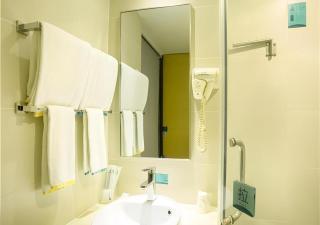 City Comfort Inn Nanning Normal University Mingxiu Metro Station - 1